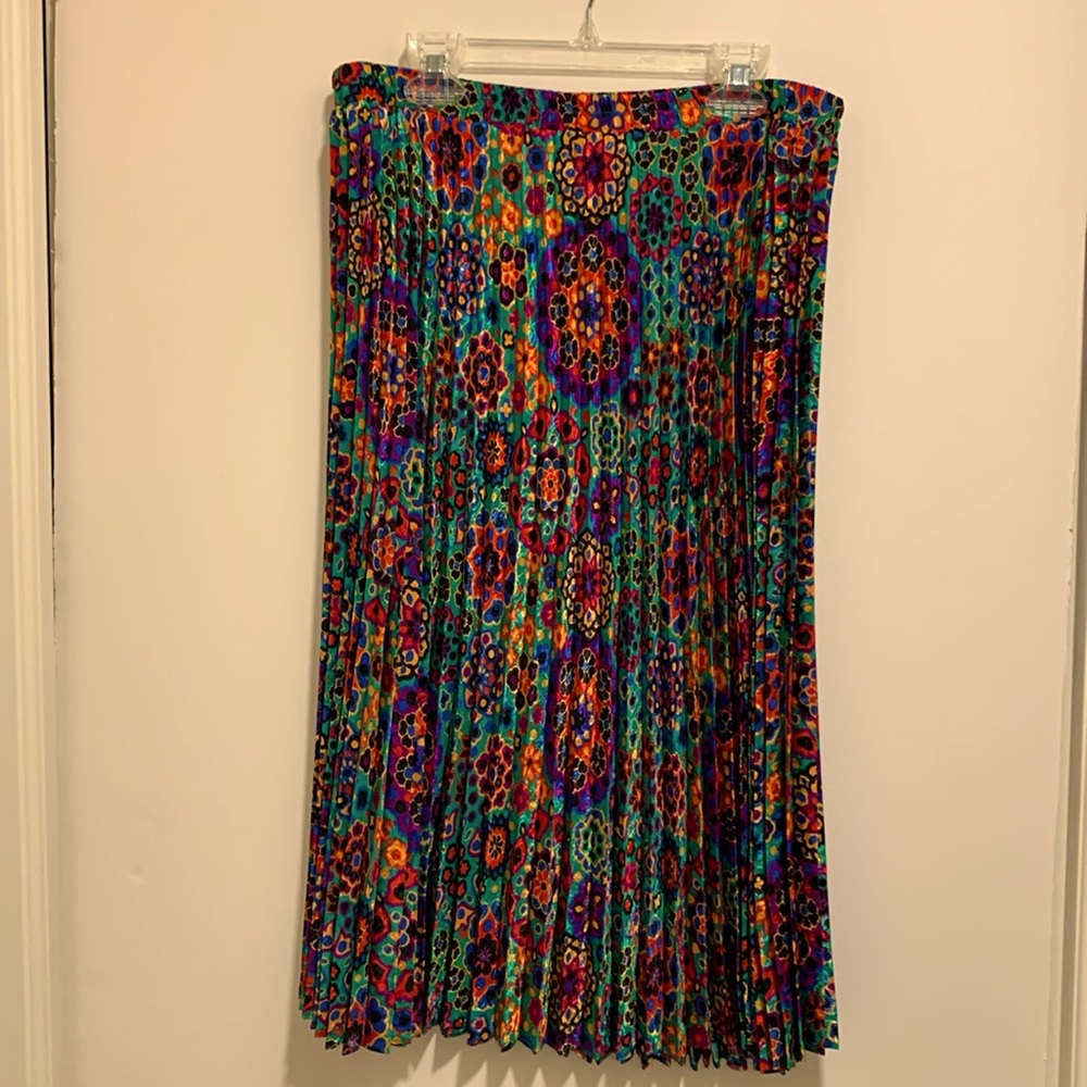 Schrader skirt, size 12. Multi-color, pleated.